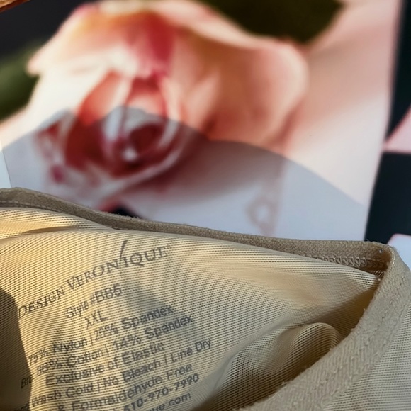 π·πβ’π·πDesign Veronique x Lux Snatch Vibesβ’π·π - Picture 2 of 15